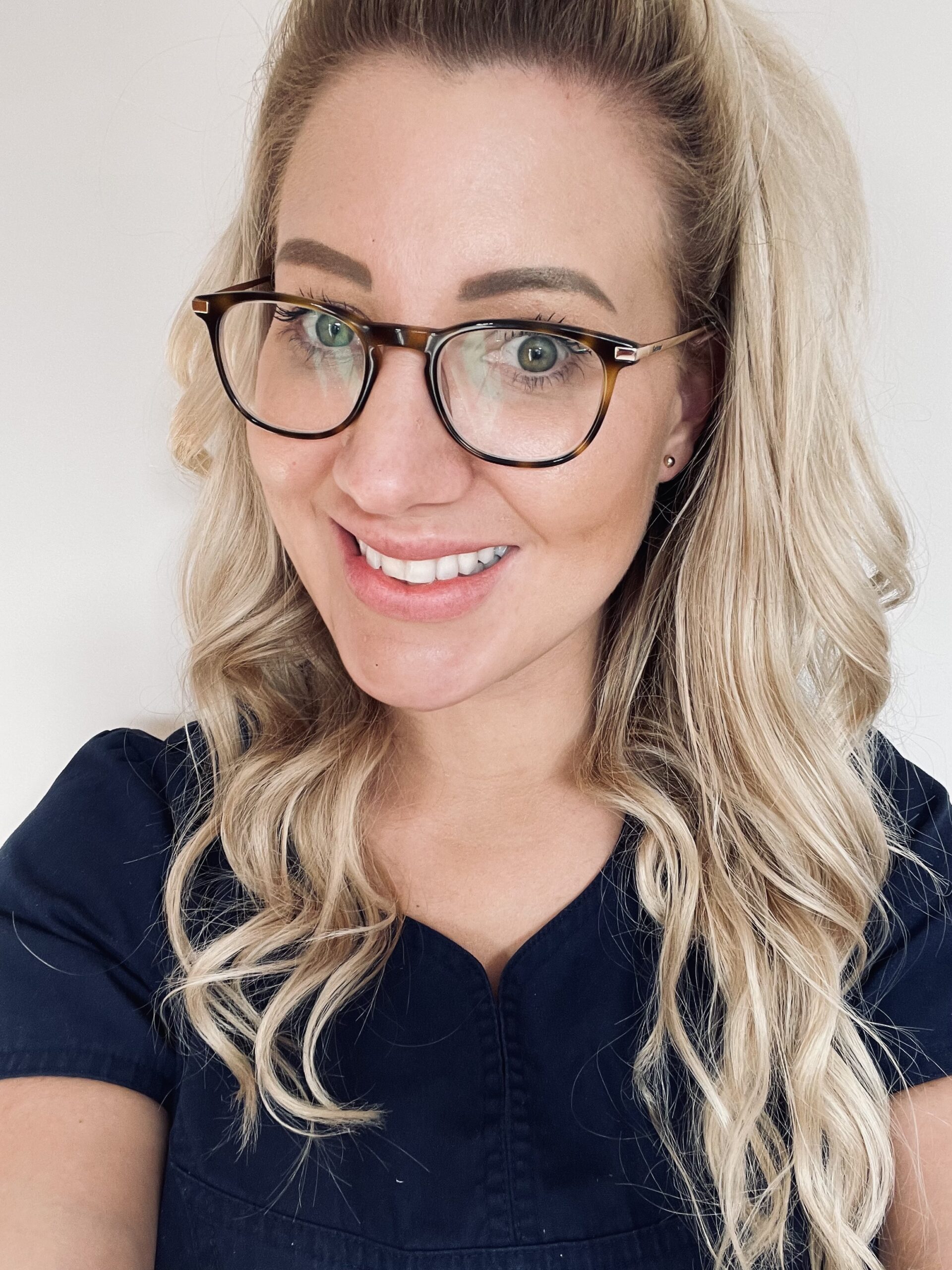Azure Dental implant surgeon Dr Verity Hill headshot